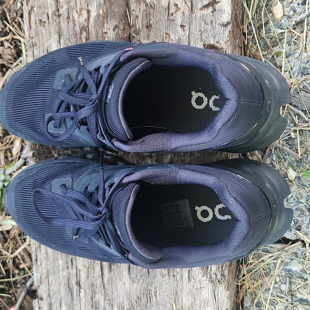 On Running Black Athletic Shoes with Chunky Sole - Picture 9 of 13